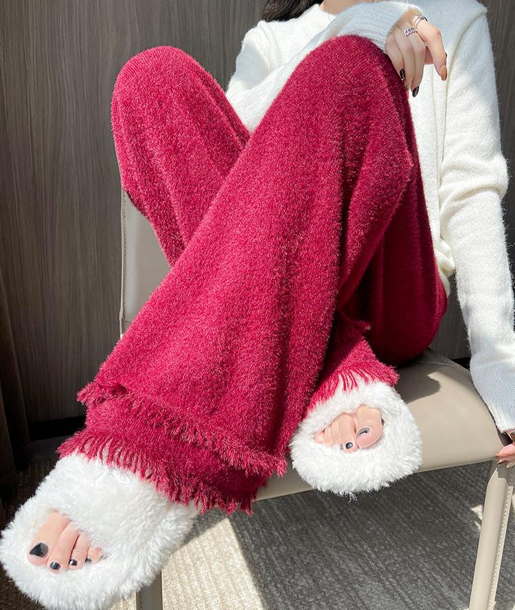 Effortlessly Elegant Pants with a Timeless Design