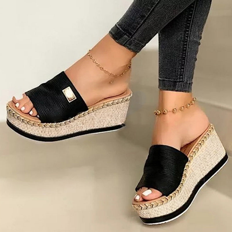 Chic Orthopedic Sandals with Unique Design