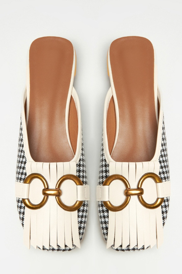 Graceful Orthopedic Sandals for Modern Look
