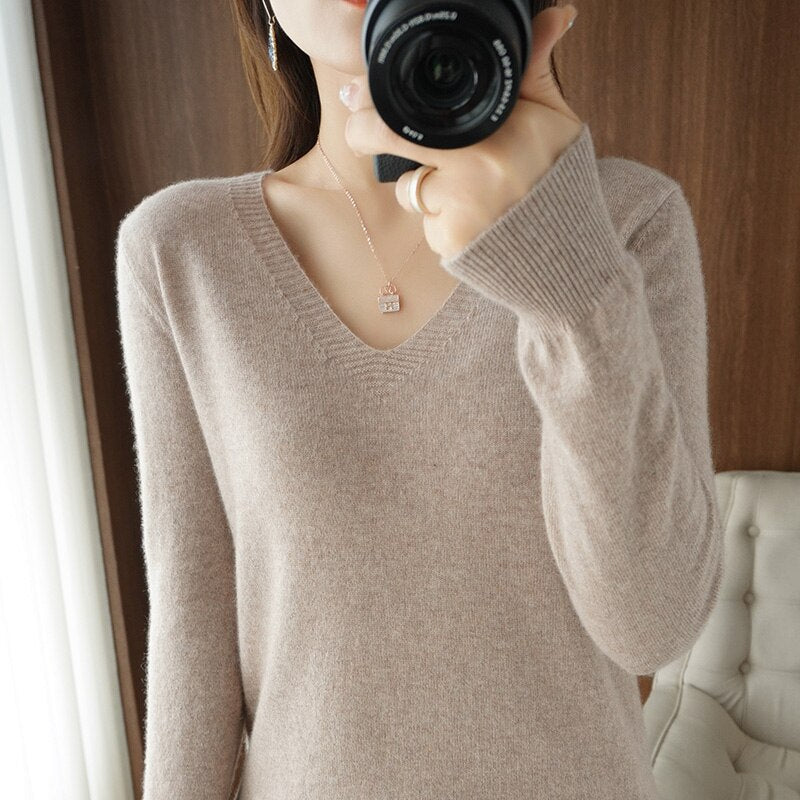 Timeless Vintage Style Pullover