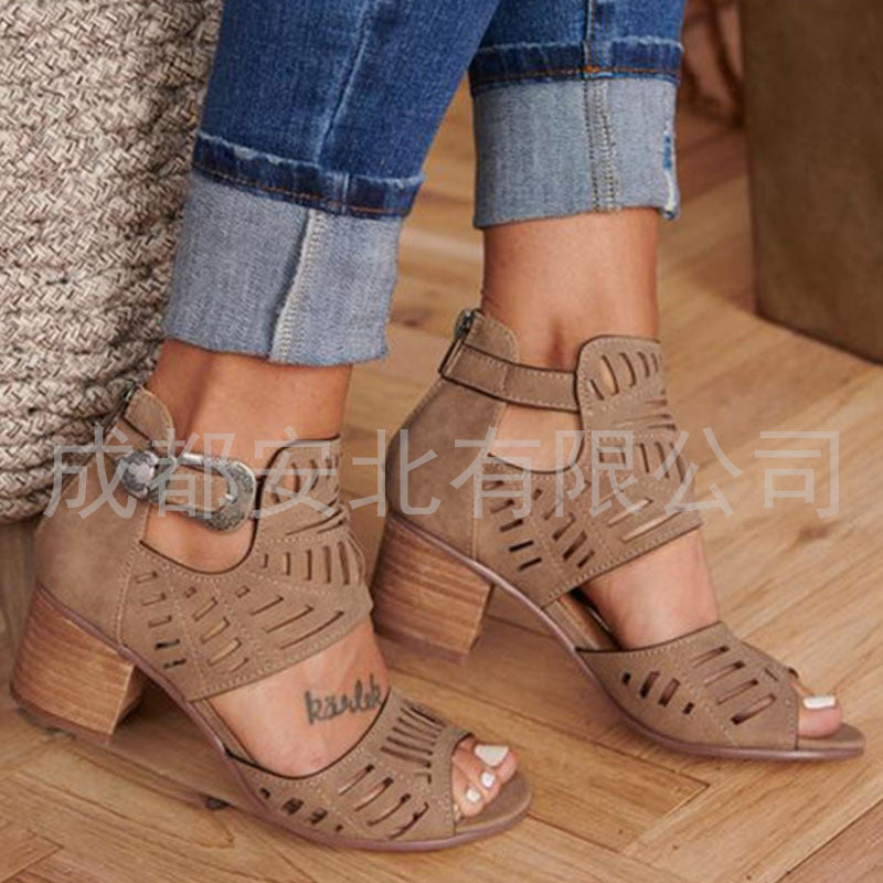 Chic Orthopedic Sandals with Unique Design