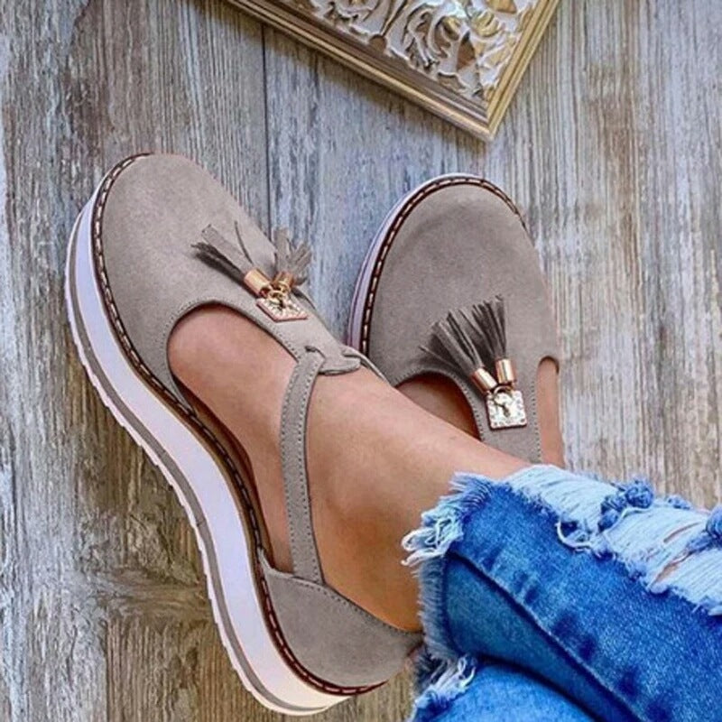 Graceful Orthopedic Sandals for Modern Look