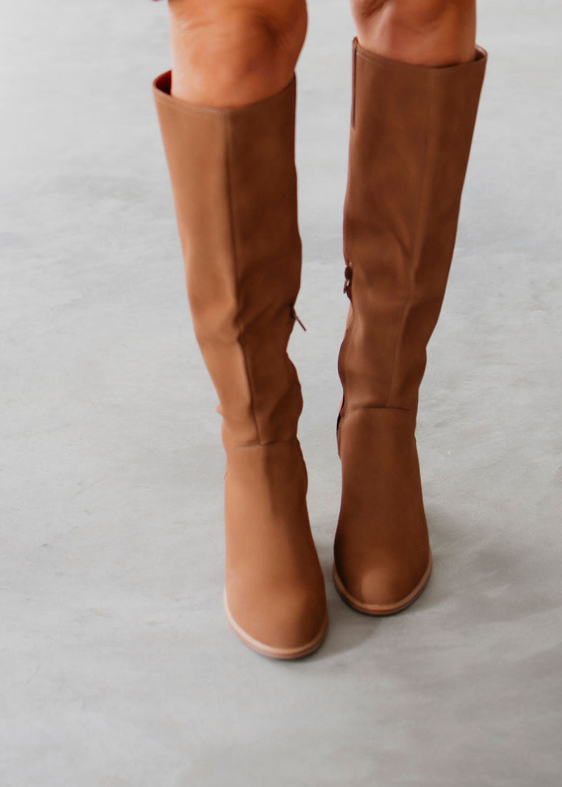 Graceful Orthopedic Boots for Modern Look