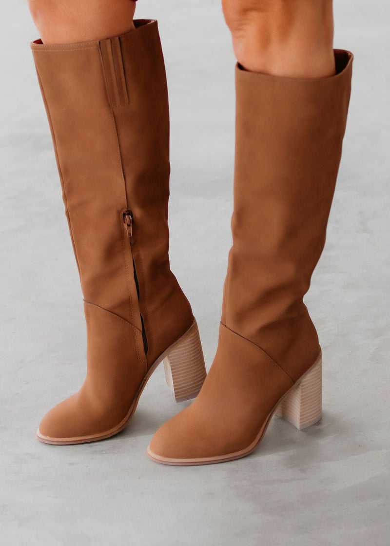 Graceful Orthopedic Boots for Modern Look