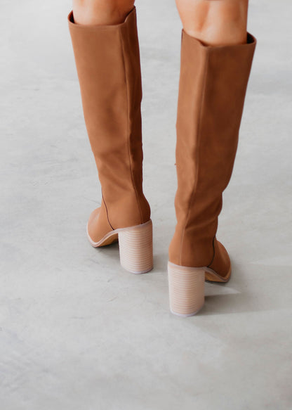 Graceful Orthopedic Boots for Modern Look