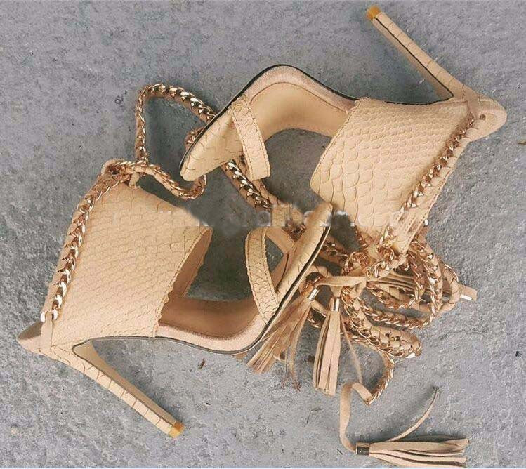 Graceful Orthopedic Sandals for Modern Look