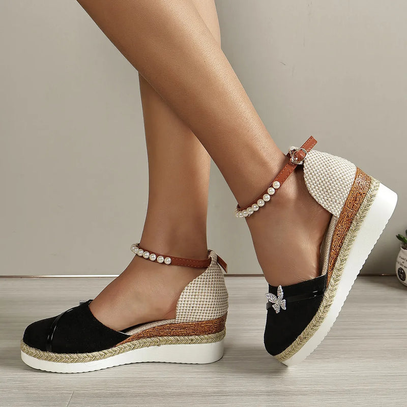 Chic Orthopedic Sandals with Unique Design