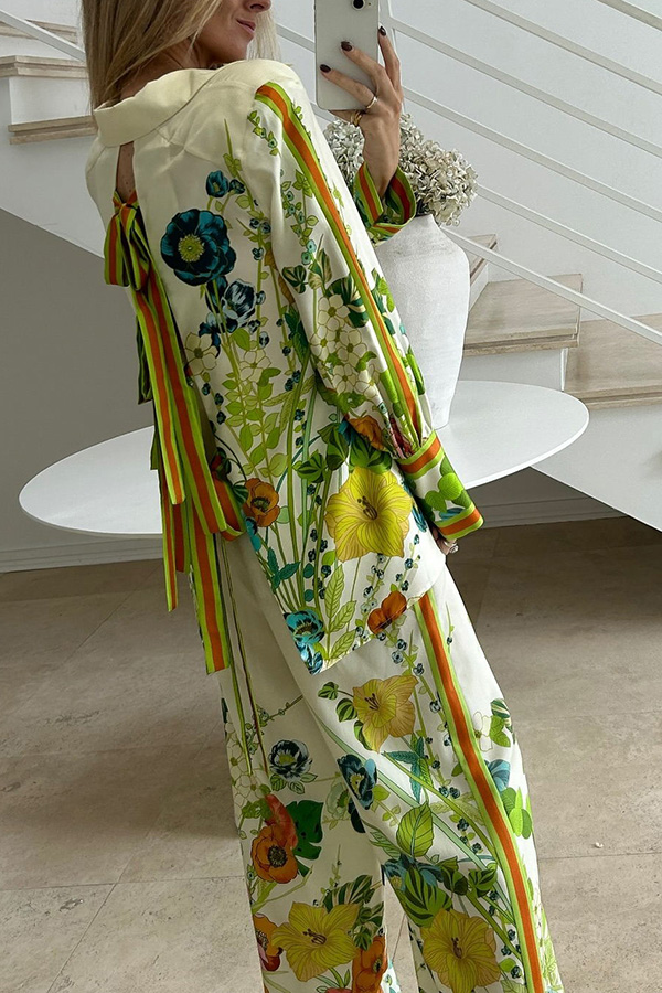 Timeless Vintage Style Blouse