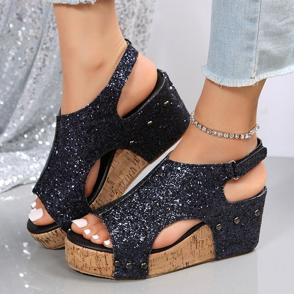 Chic Orthopedic Sandals with Unique Design