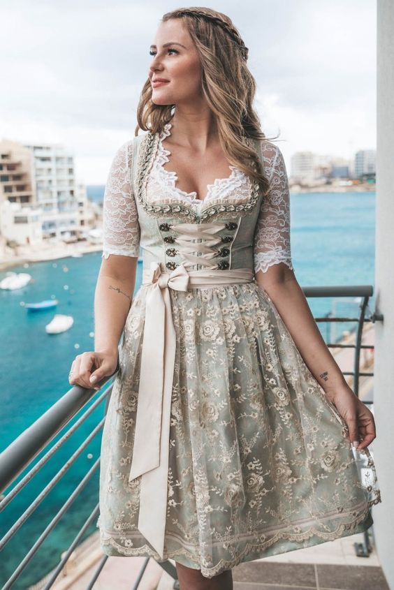 Timeless Vintage Style Blouse
