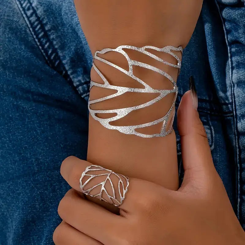 Luxe Leaf Bracelet