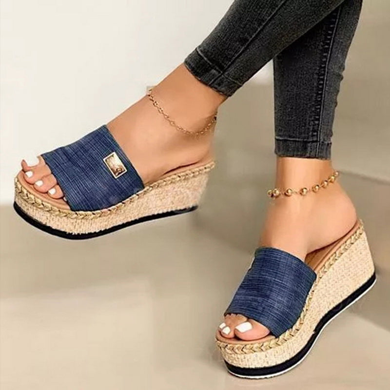 Chic Orthopedic Sandals with Unique Design