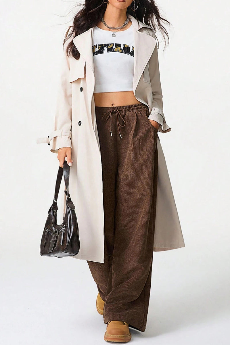 Effortlessly Elegant Pants with a Timeless Design