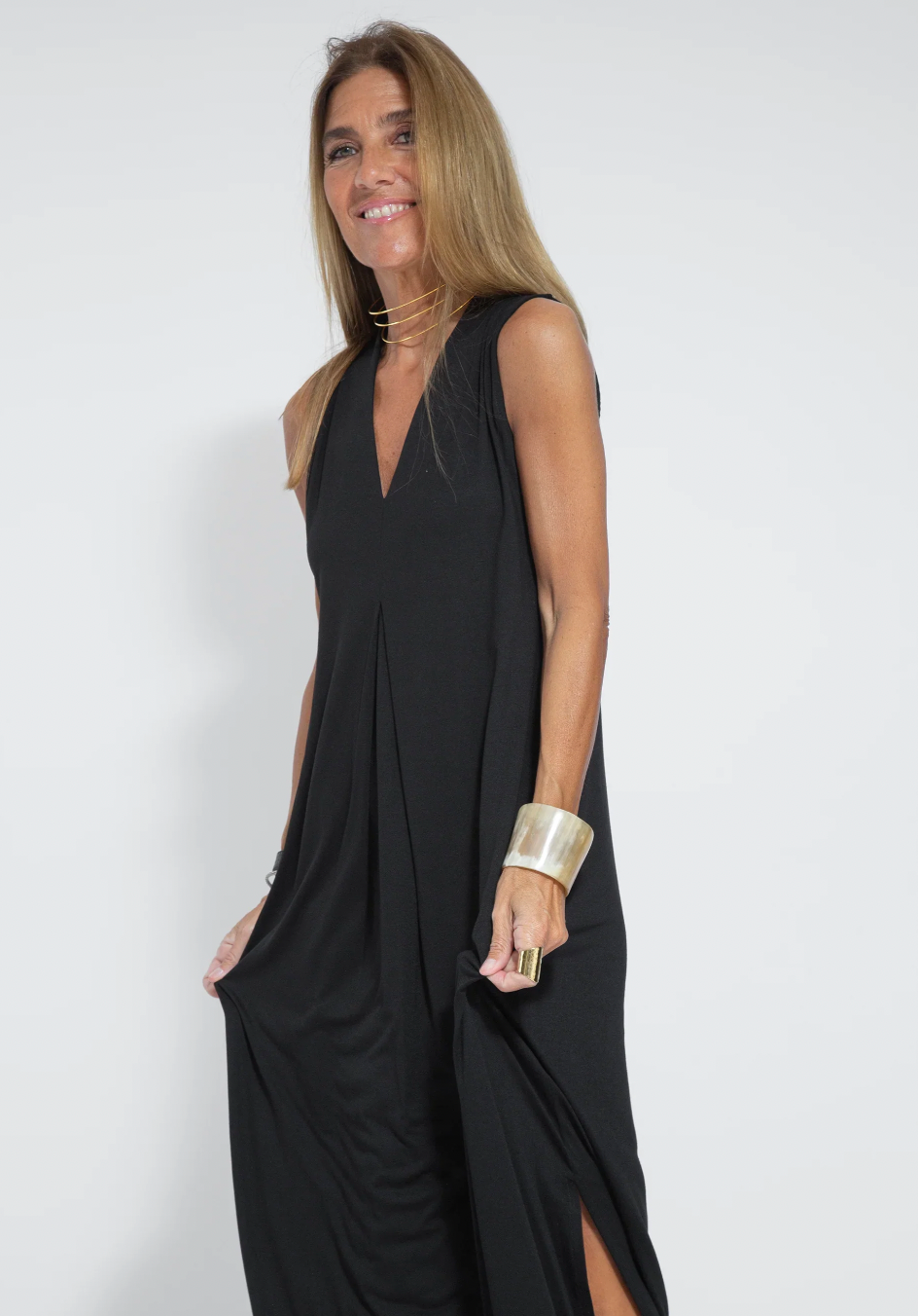 Schwarzes Kleid + Strickjacke in Türkis