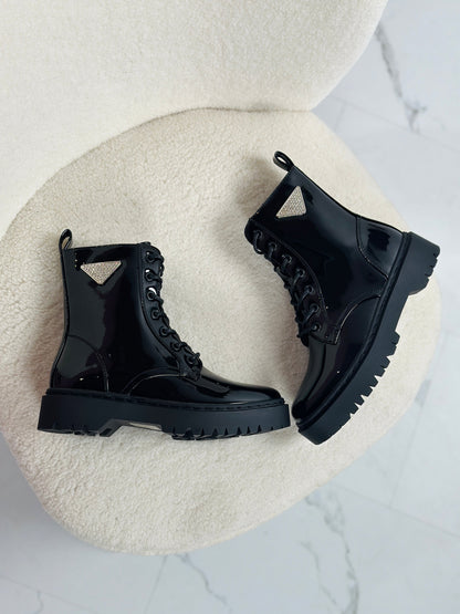 Graceful Orthopedic Boots for Modern Look