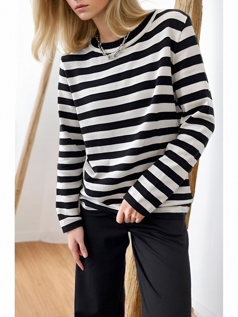 Elegantly Designed Pullover