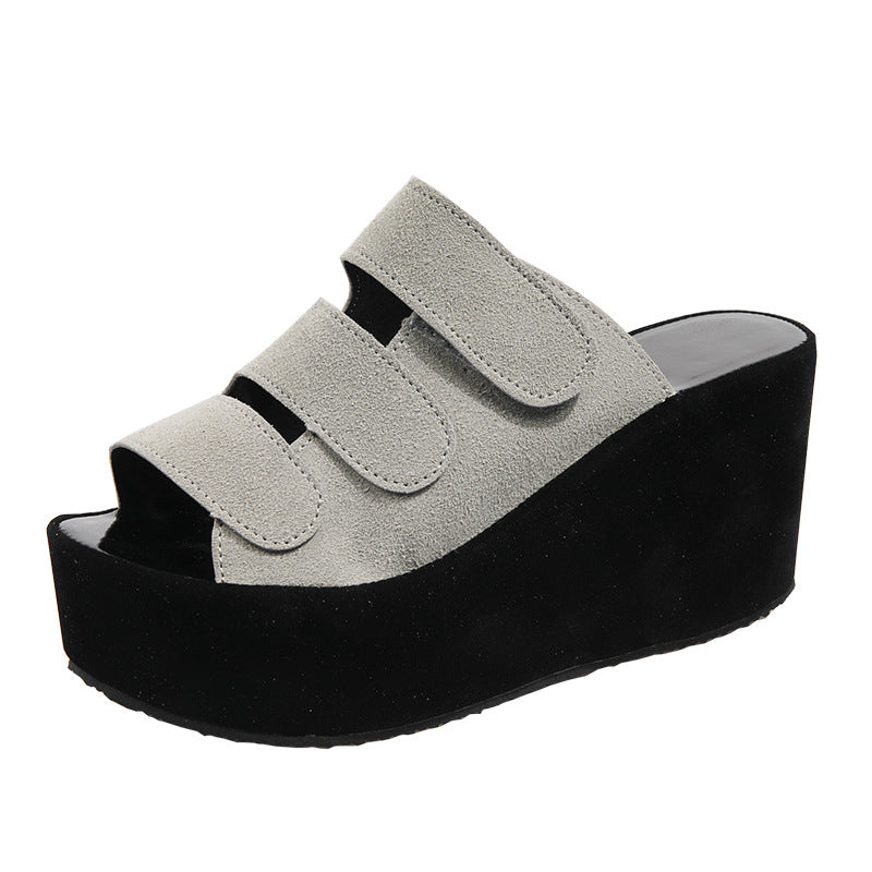Graceful Orthopedic Sandals for Modern Look