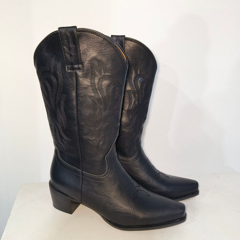 Chic Orthopedic Boots with Unique Design