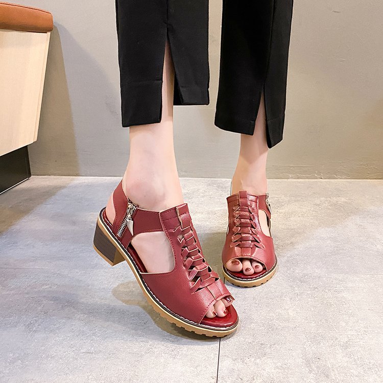 Graceful Orthopedic Sandals for Modern Look