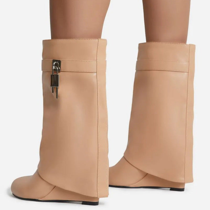 Graceful Orthopedic Boots for Modern Look
