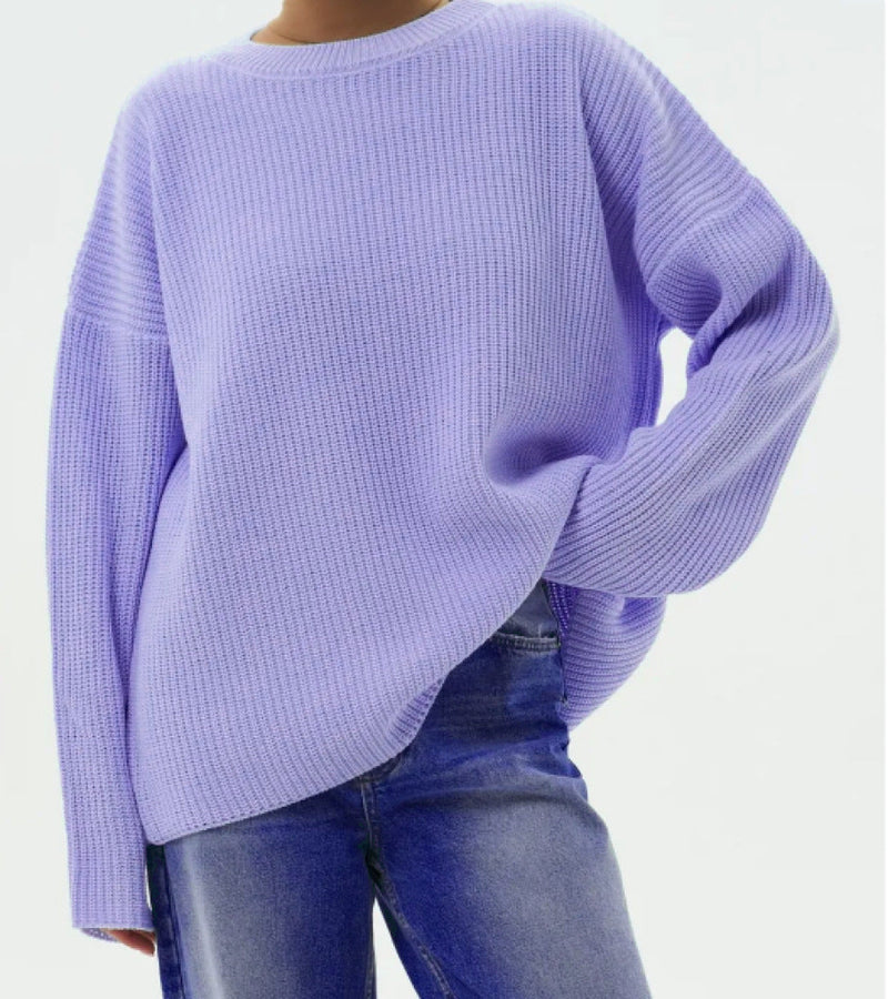 Timeless Vintage Style Pullover