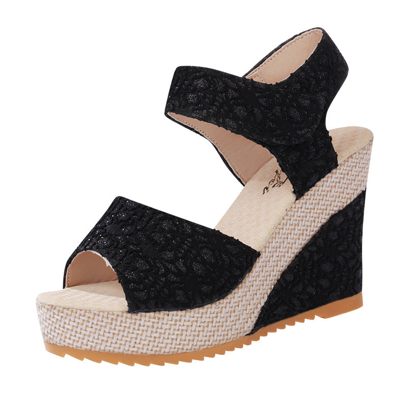 Chic Orthopedic Sandals with Unique Design