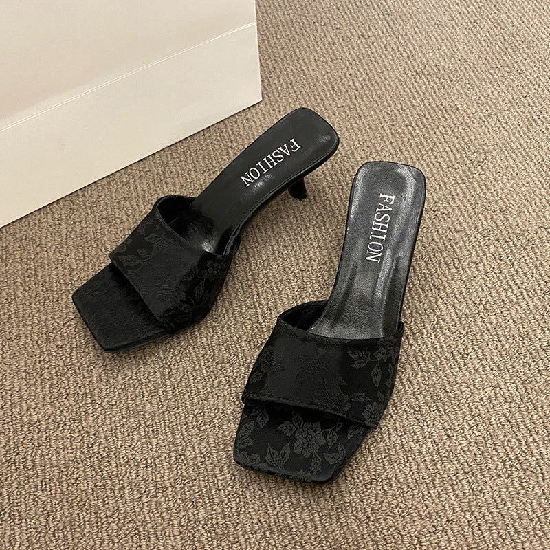 Graceful Orthopedic Sandals for Modern Look
