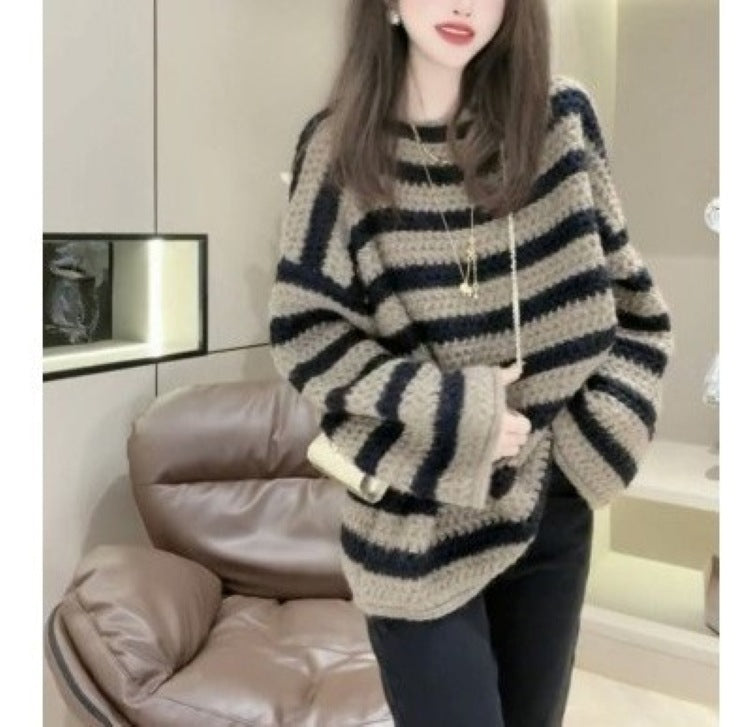 Elegantly Designed Pullover