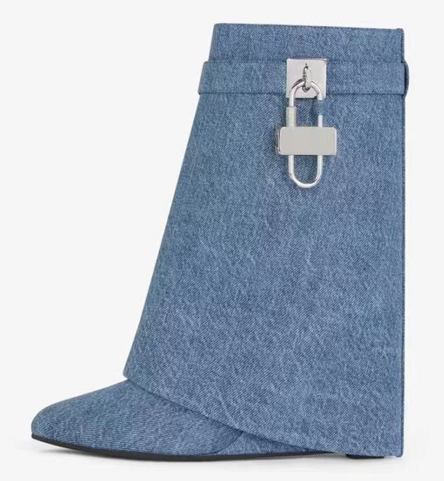 Graceful Orthopedic Boots for Modern Look