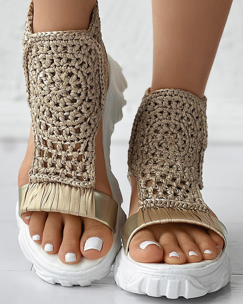 Graceful Orthopedic Sandals for Modern Look