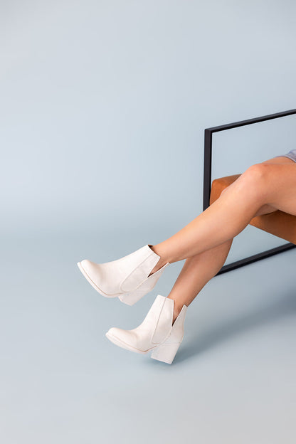 Chic Orthopedic Boots with Unique Design