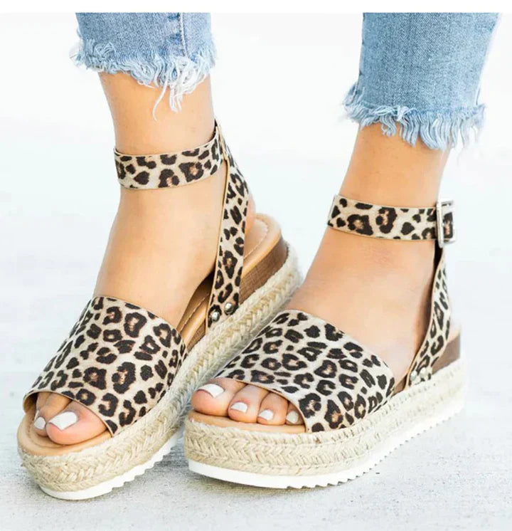 Chic Orthopedic Sandals with Unique Design
