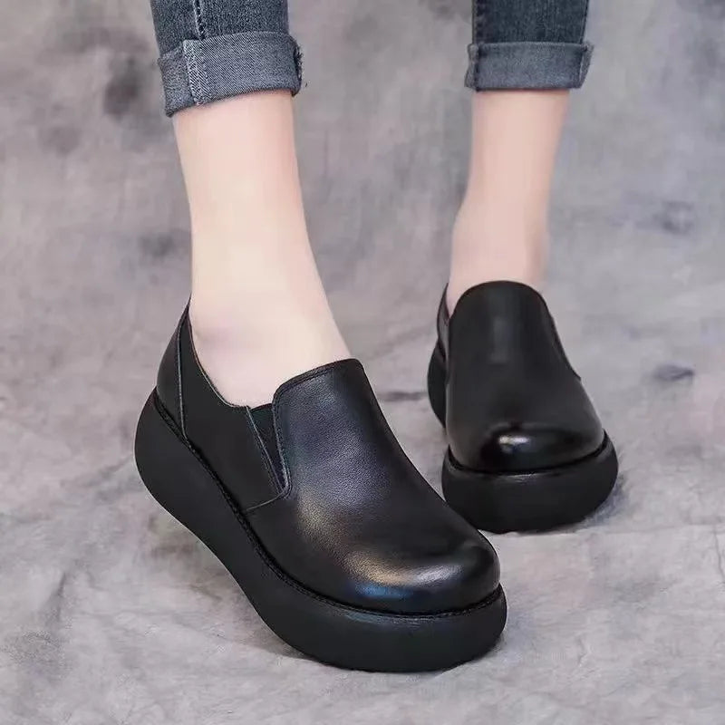 Classic Orthopedic Sneakers with Timeless Style
