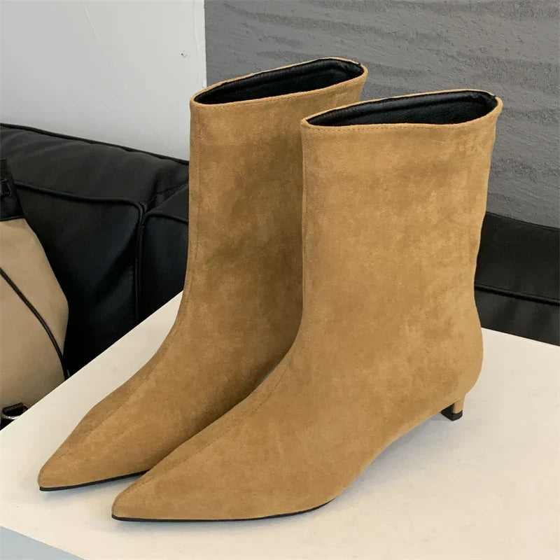 Graceful Orthopedic Boots for Modern Look