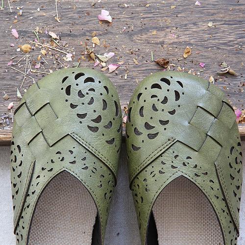 Chic Orthopedic Flats with Unique Design