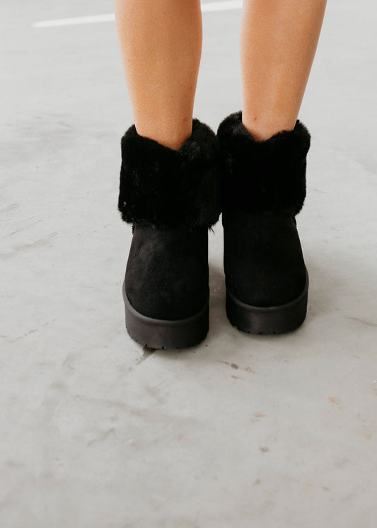 Chic Orthopedic Boots with Unique Design