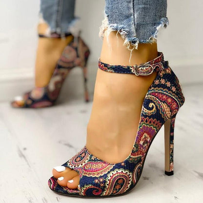 Graceful Orthopedic Sandals for Modern Look