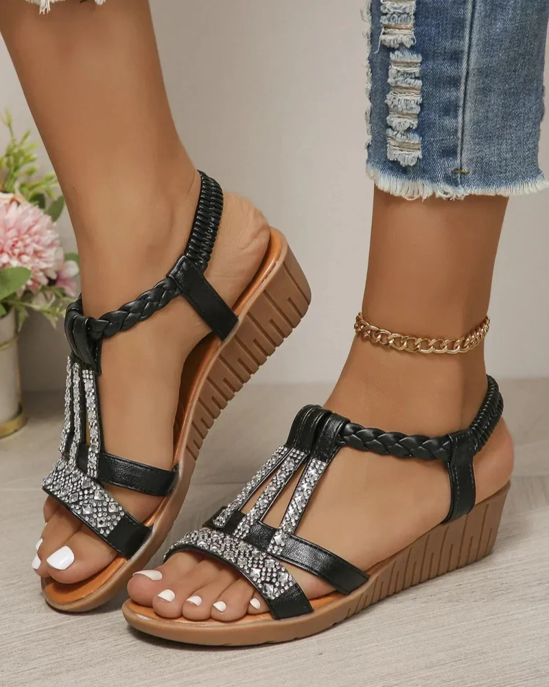 Graceful Orthopedic Sandals for Modern Look